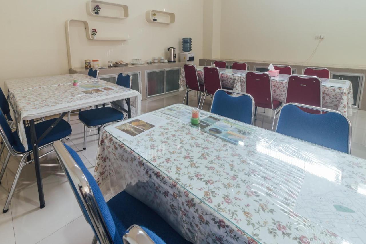 Clean & Comfort Homestay Ambon Exterior photo
