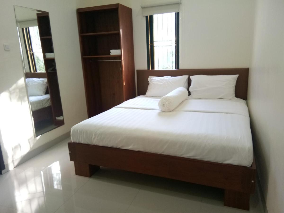 Clean & Comfort Homestay Ambon Exterior photo