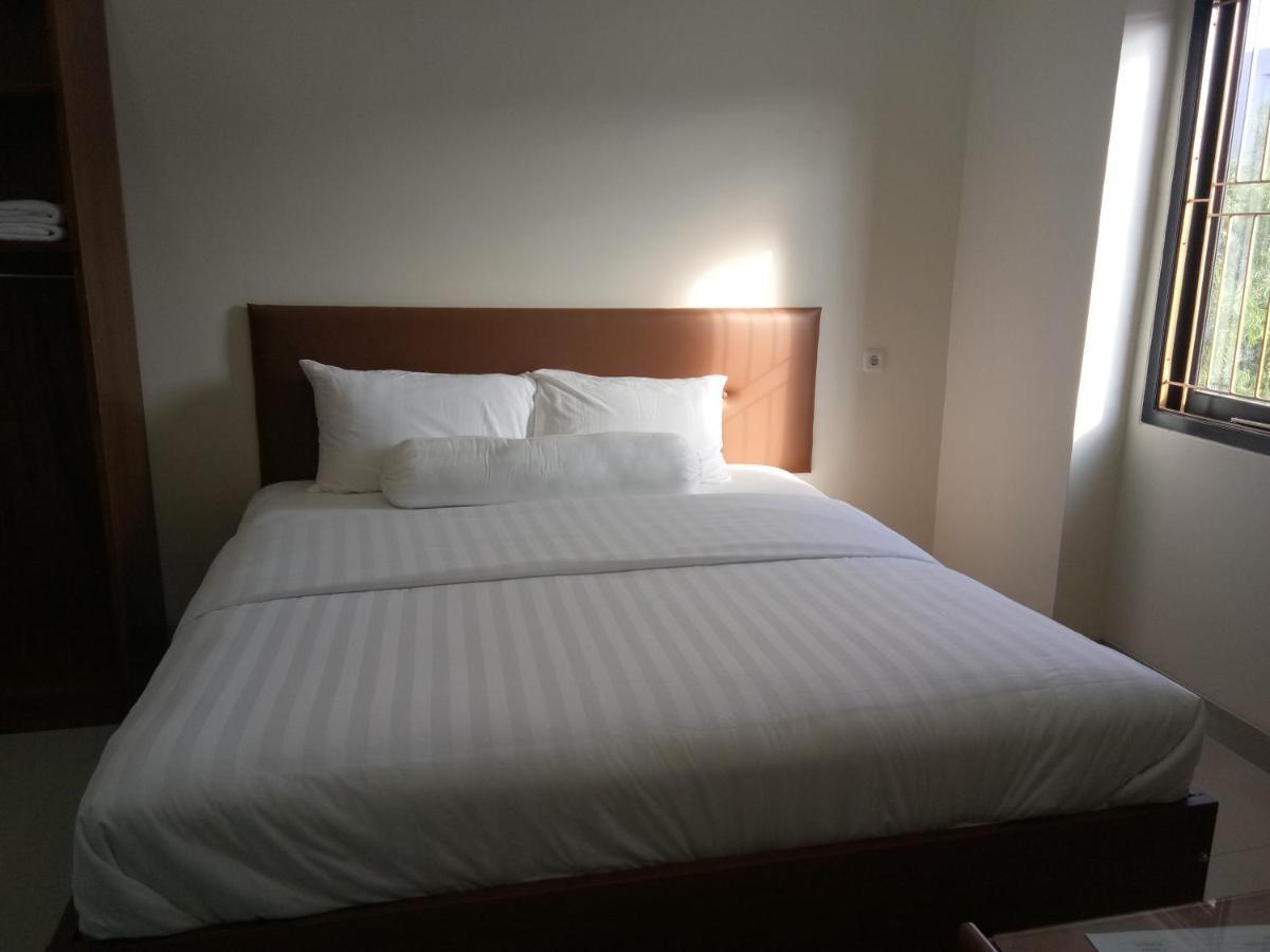 Clean & Comfort Homestay Ambon Exterior photo